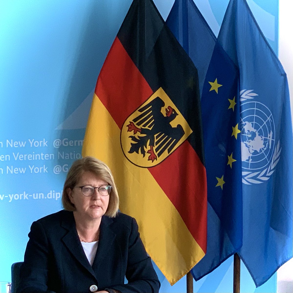 GermanyUN's tweet photo. (2/2) Happy Birthday #BFIO.
Amb. Leendertse gladly joined the anniversary event:
"We are keen to support international organizations with excellent staff from Germany. For multilateralism to thrive we need professional multilateralists in action."
#fünfzigJahreBFIO https://t.co/eyUlV4oKV2
