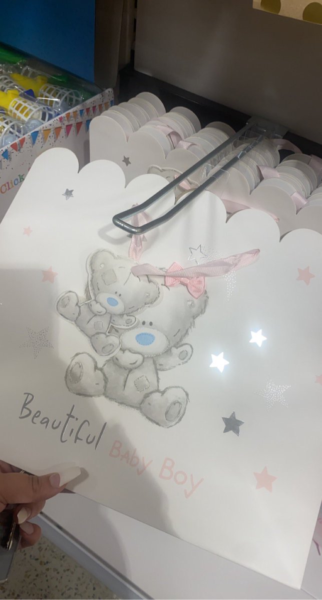 Emmagabb's tweet photo. @homebargains  nice little boy 😂 https://t.co/N2LZCgAUQe