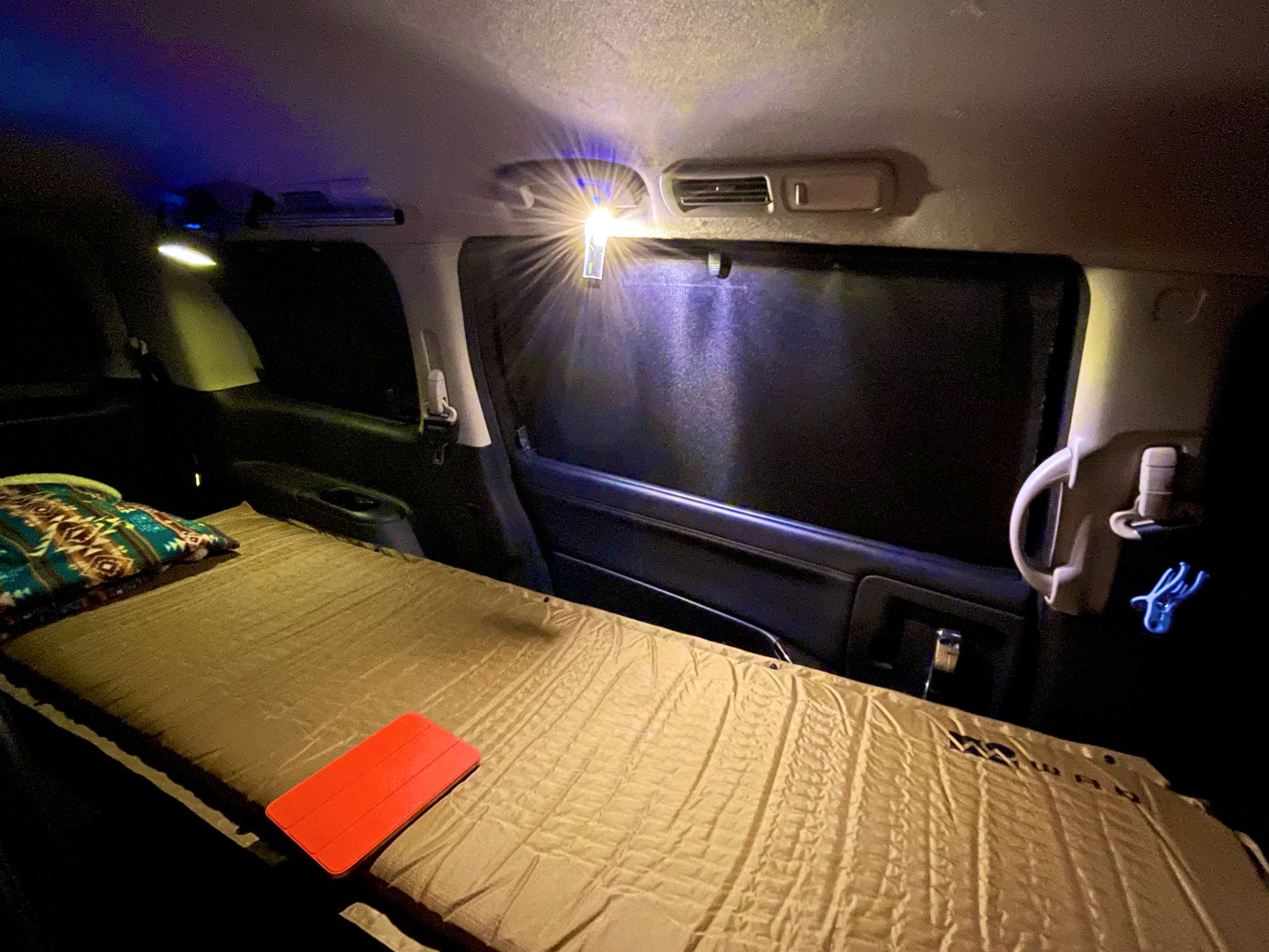 焚火らいだー 車中泊のyoutube見すぎて 我慢できずに車中泊 Diyしたベッドのレイアウトが最高で快適快適 娘もついてきたから楽しい週末になりそうだ 車中泊 エルグランドe52 T Co Kgo4ghw4qv Twitter