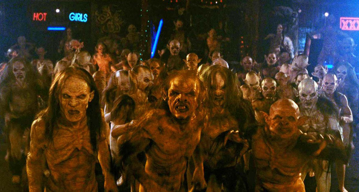 Превращение в вампира арт. Мистические существа вампиры. Tg tf transformation вампира. Дракула ван хельсинг нетопырь. Превратился в упыря.