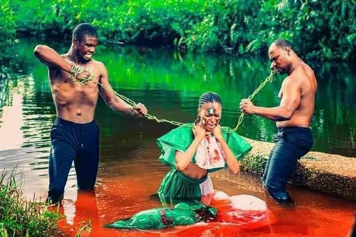Xpsilver1's tweet photo. Nigeria @ 61 decending rapidly and snuffing life out of its citizens. The land is no longer green, it is red. The river bloody. Referendum now! https://t.co/0vZ7FO4d4m