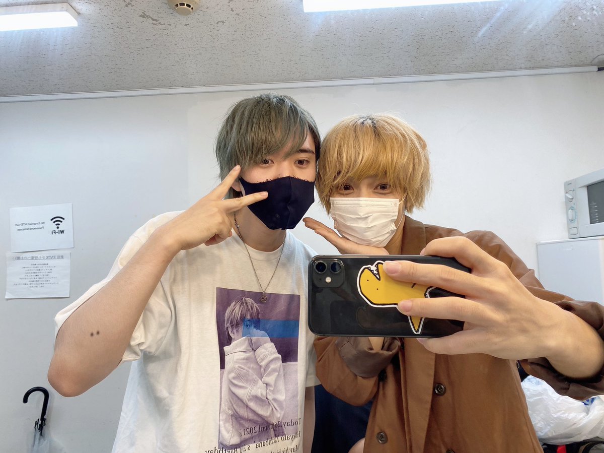 moriro_'s tweet photo. 秋星くん生誕👏( ˊᵕˋ )
毎年祝ってるな！！！
おめでとう！！

久々のボイネで
みんな久々メンすぎる🥺 https://t.co/9KxLFgNu0W