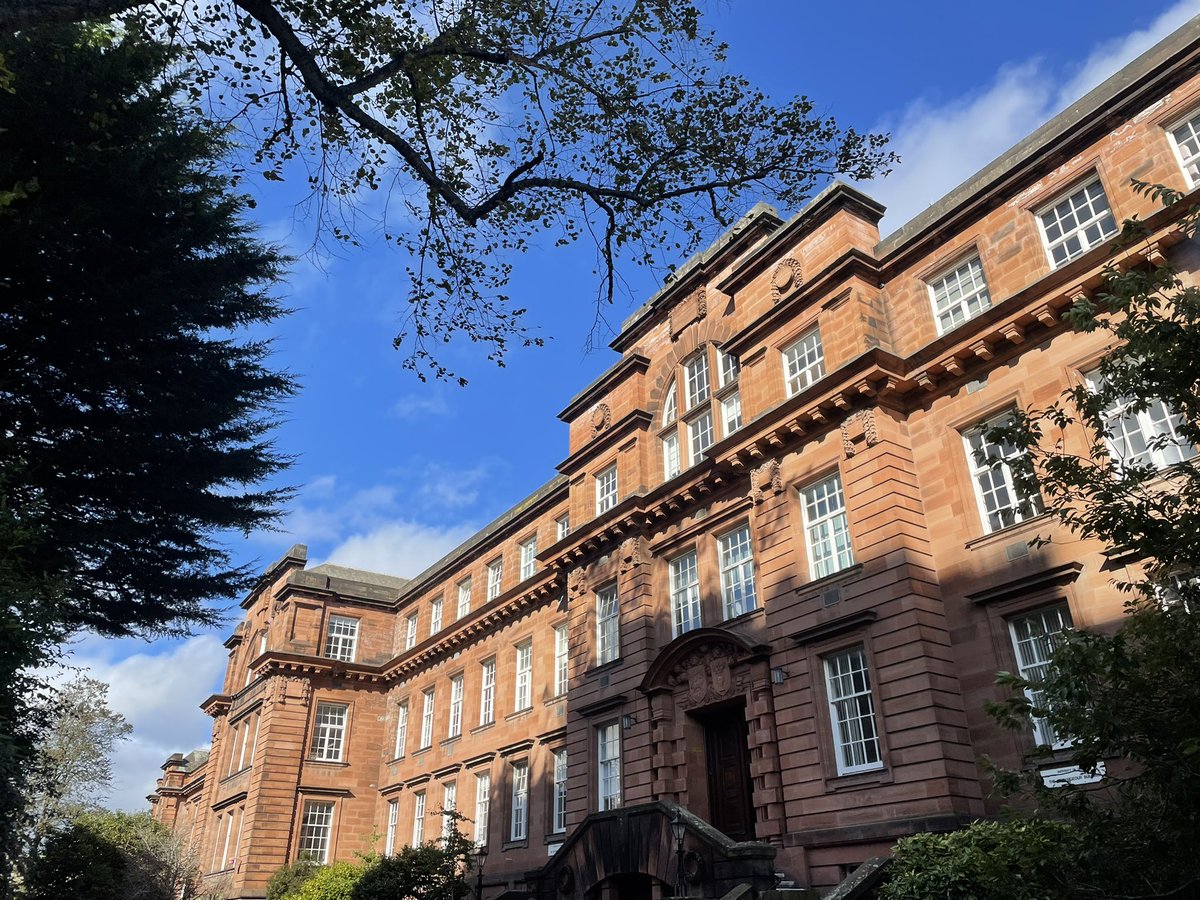 duygucandarli's tweet photo. A great day on our campus at @dundeeuni! It was lovely to meet our new MEd students with colleagues @richardjholme, @robb_anna and Helen Cunningham. 🙂 https://t.co/XpHf5ewsUc