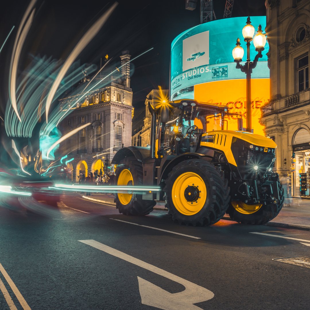 JCBagriculture's tweet photo. Room for one more, who are you taking? The #JCB Fastrac 8330. #Fastrac30th https://t.co/q8FaJkmG9R