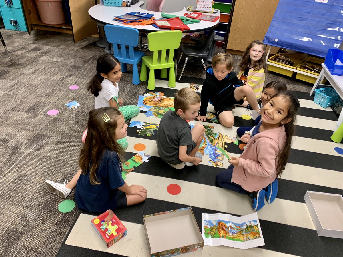 RohmannLaurie's tweet photo. Friday smiles! @HumbleISD_GTE https://t.co/7VEXkNG1or