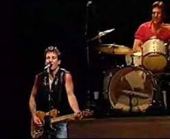 bitusa_tour's tweet photo. Bruce Springsteen &amp; The E Street Band - ‘Thunder Road’ Live in Los Angeles 9/30/85 https://t.co/JakMDCs3zW via @YouTube #springsteen #estreetband #bitusatour🇺🇸 https://t.co/BVfUQykiIo