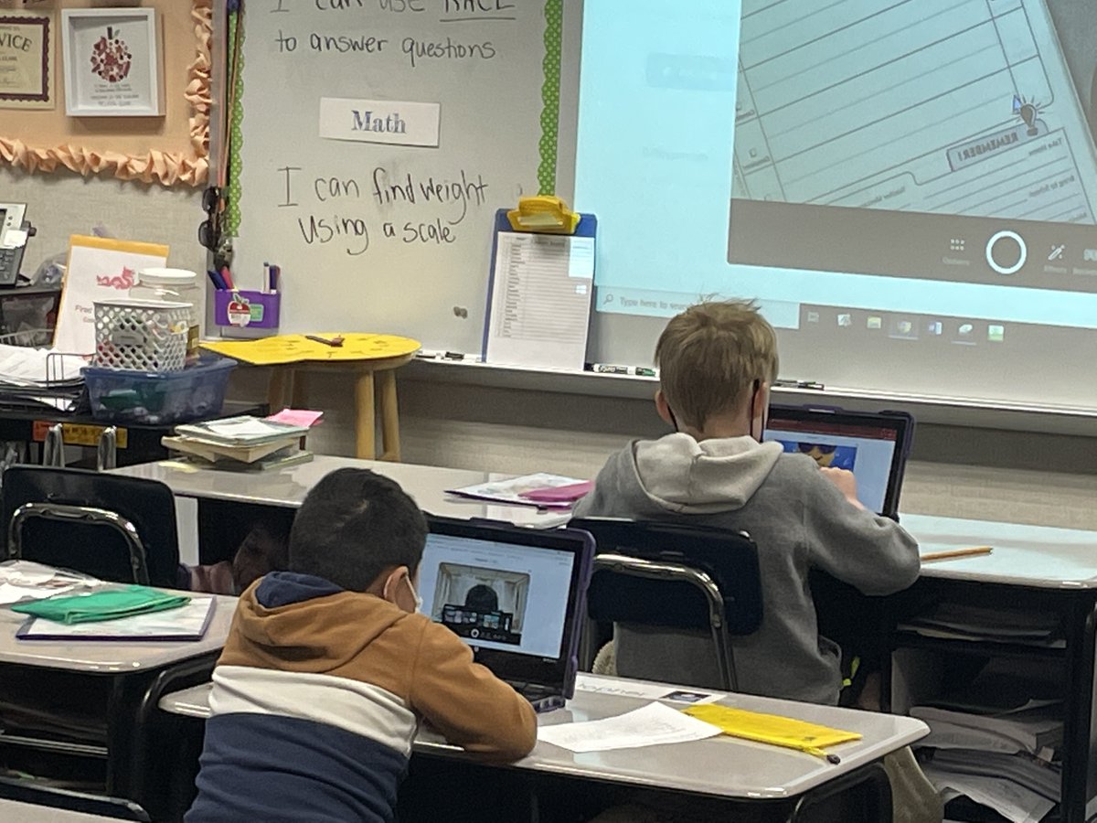 WayneEdtech's tweet photo. Thanks to @melissakclark for allowing me to come and watch her awesome 3rd graders use @Flipgrid!! It was so much fun! #wearewayne https://t.co/Vh72AE4UTp