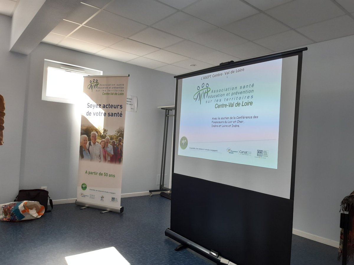 sielbleu36's tweet photo. Conférence Prévention des chutes à  #Chabris avec @Aseptcvl 
Cc @assosielbleu https://t.co/YIRgIf7eWh