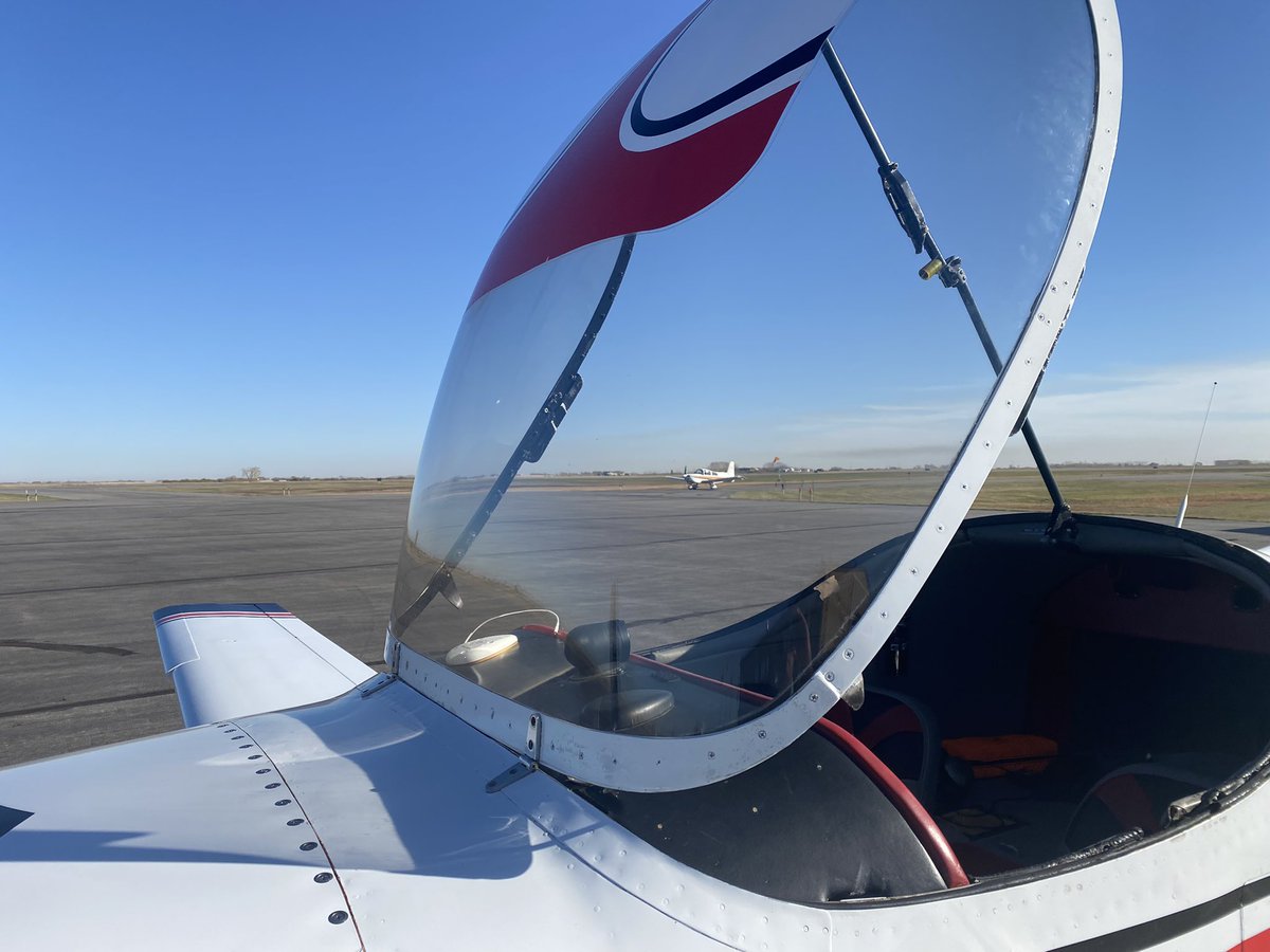 ClubEstevan's tweet photo. #FlyingFriday The Egg and GURR are heading out on two different adventures https://t.co/3s73SNUKgJ