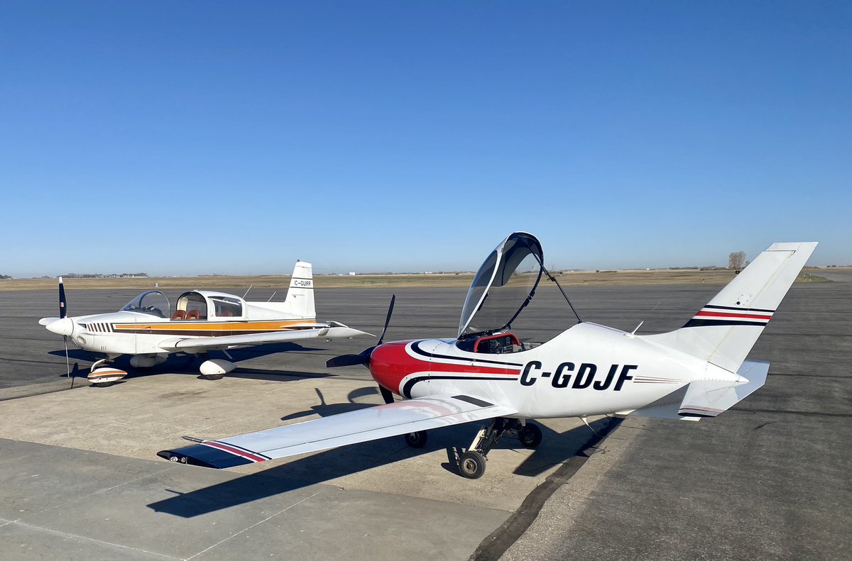 ClubEstevan's tweet photo. #FlyingFriday The Egg and GURR are heading out on two different adventures https://t.co/3s73SNUKgJ