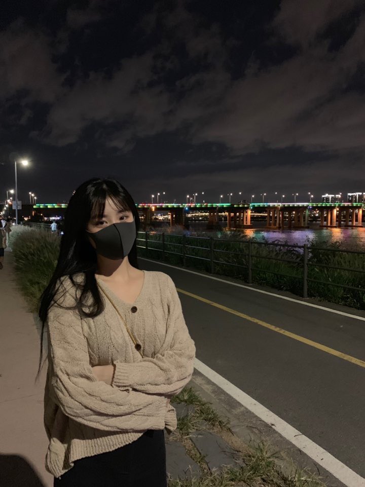 보고 싶은 수지니 잘 자 🌙🖤