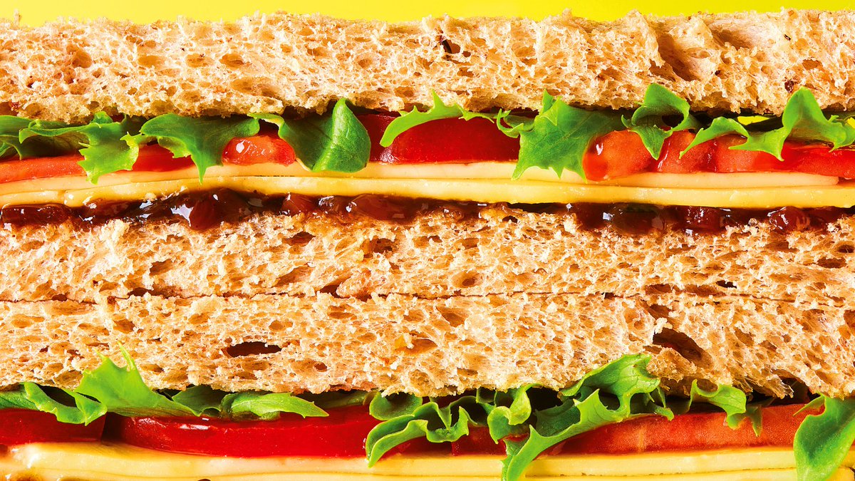 Pinch, punch it’s the #FirstOfTheMonth 👊! Not only that, but we’re also celebrating #WorldVegetarianDay with our range of #UrbanEat products – perfect for a long journey 🚗 (or a queue at the petrol station 👀).