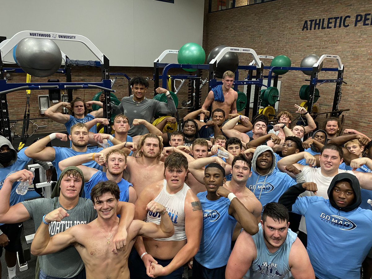 NorthwoodSnC's tweet photo. @The_WOOD_FB Developmental group feeling good after a “few” sets of Wolf Makers. #GetStrong #FlexFriday https://t.co/Lv9MQpuT66