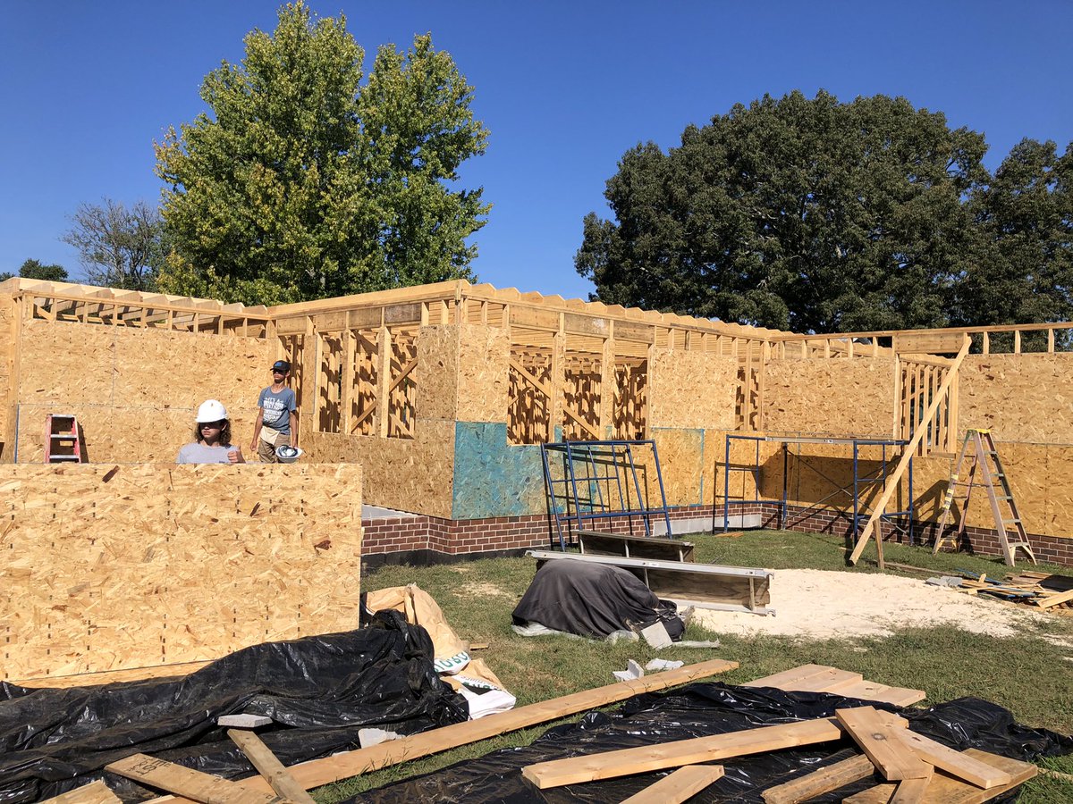vutnerabIe's tweet photo. The Loretto High School General Building program is progressing nicely on this year’s house project. Mr. Danny Niedergeses and students are constructing an approximate 1800 square foot home for a family in the heart of Loretto. #LCSSDifferenceMakers https://t.co/Utqkqkf1TM
