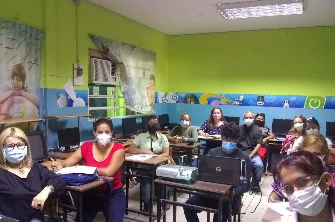 Desde @ZonaEducTachira nos conectamos en videoconferencia con el personal directivo, supervisores y enlaces de las instituciones educativas del Táchira. Cumpliendo lineamientos del @MPPEDUCACION en el marco del inicio de clases seguro y progresivo 2021-2022
#RumboAlBolívarDigital