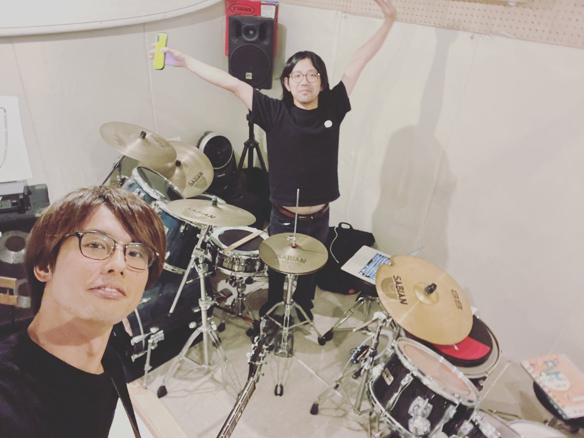 STRAIGHTLABEL's tweet photo. 新曲制作のためのリハでした！

THESTRAIGHTLINE史上、最高にポップでシンガロングしたくなる曲が完成！！

近々、披露できるかも、、、！？

#thestraightline  #新曲  #福岡 #福岡音楽 #福岡バンド #バンド #オリジナル曲 #リハーサル #バンド演奏 #ギター　#バンド練習　#ロックバンド https://t.co/AirxJpaQ8r