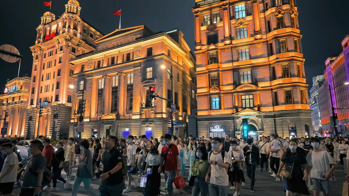 icextract's tweet photo. It's golden week in China celebrating the national day, crowds as usual will have appeared everywhere. https://t.co/p690alxOGc