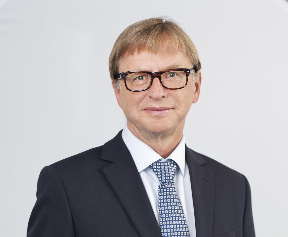 Som konsernsjef har Molvik posisjonert Cermaq som en pådriver i internasjonalt samarbeid om tiltak innen #klima og #miljø i #havbruk. Nå takker havbrukspionéren av i Cermaq. e24.no/hav-og-sjoemat…