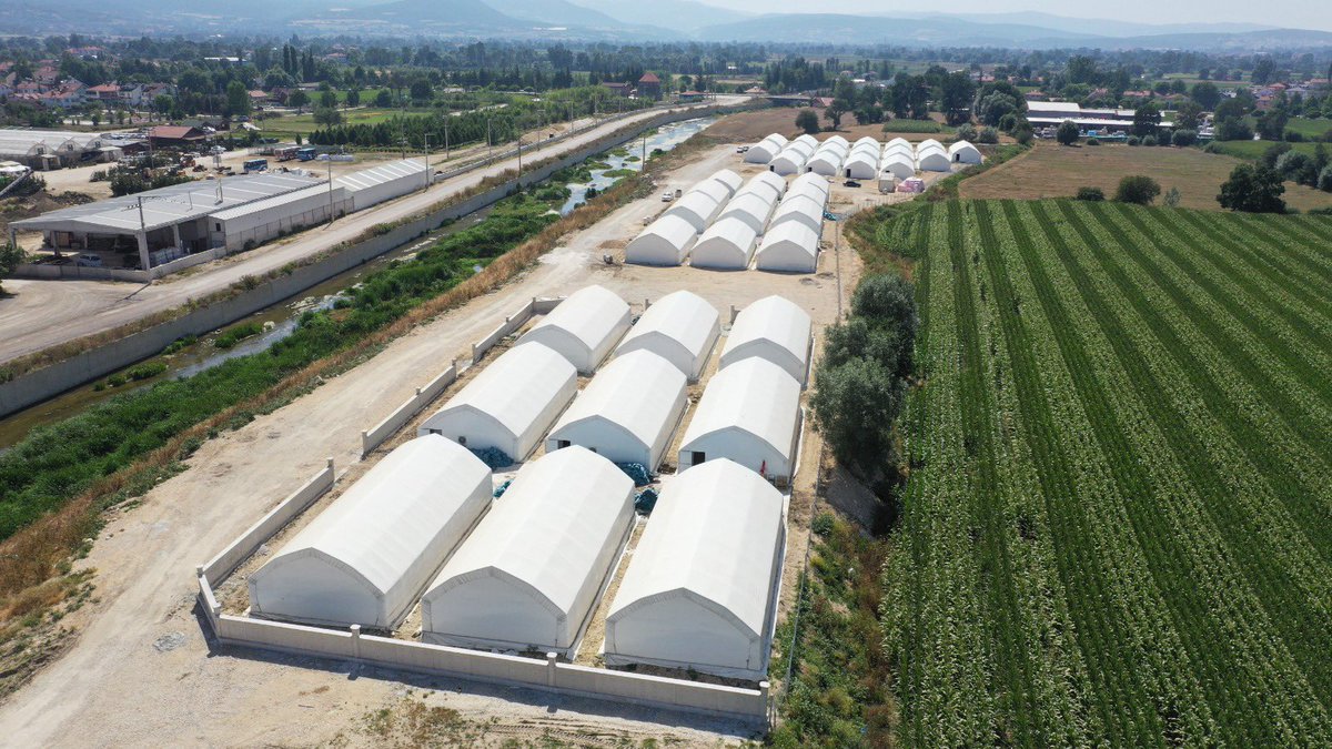 'Üreten belediyecilik' anlayışıyla hayata geçirdiğimiz 39 çadır ve 800 ton kompost kapasiteli Mantar Üretim Tesisimizin açılışını gerçekleştirdik. Üreticilerimize bereketli hasatlar diliyorum.