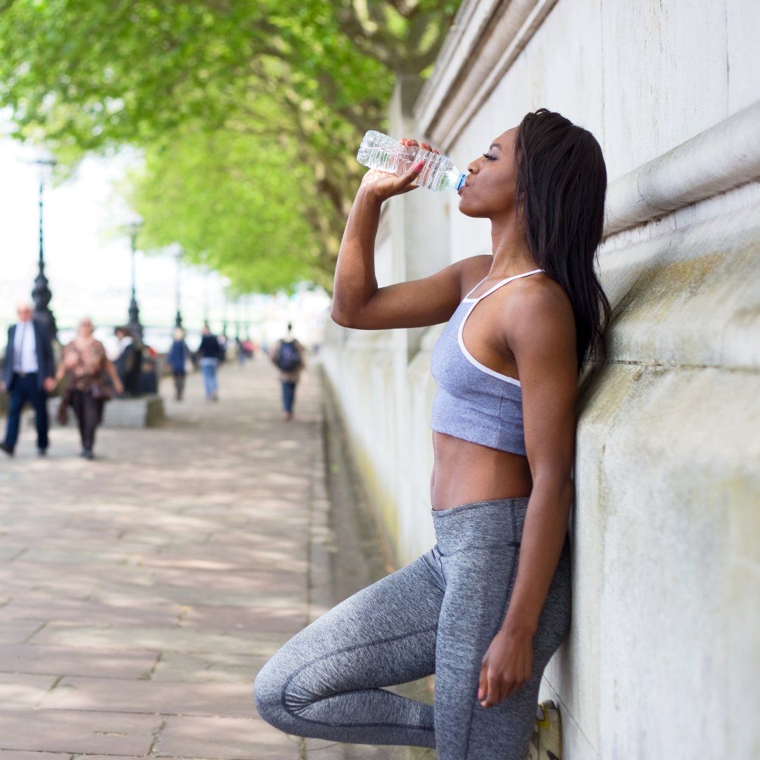 ElementsDenverW's tweet image. Proper hydration can help improve sleep, cognition, AND mood! 

With those perks, why wouldn’t you want to drink more water? The National Academies of Medicine* recommend over 90 ounces for women and 125 ounces for men from all sources. 

*Source: ow.ly/Szlh50G1LZm