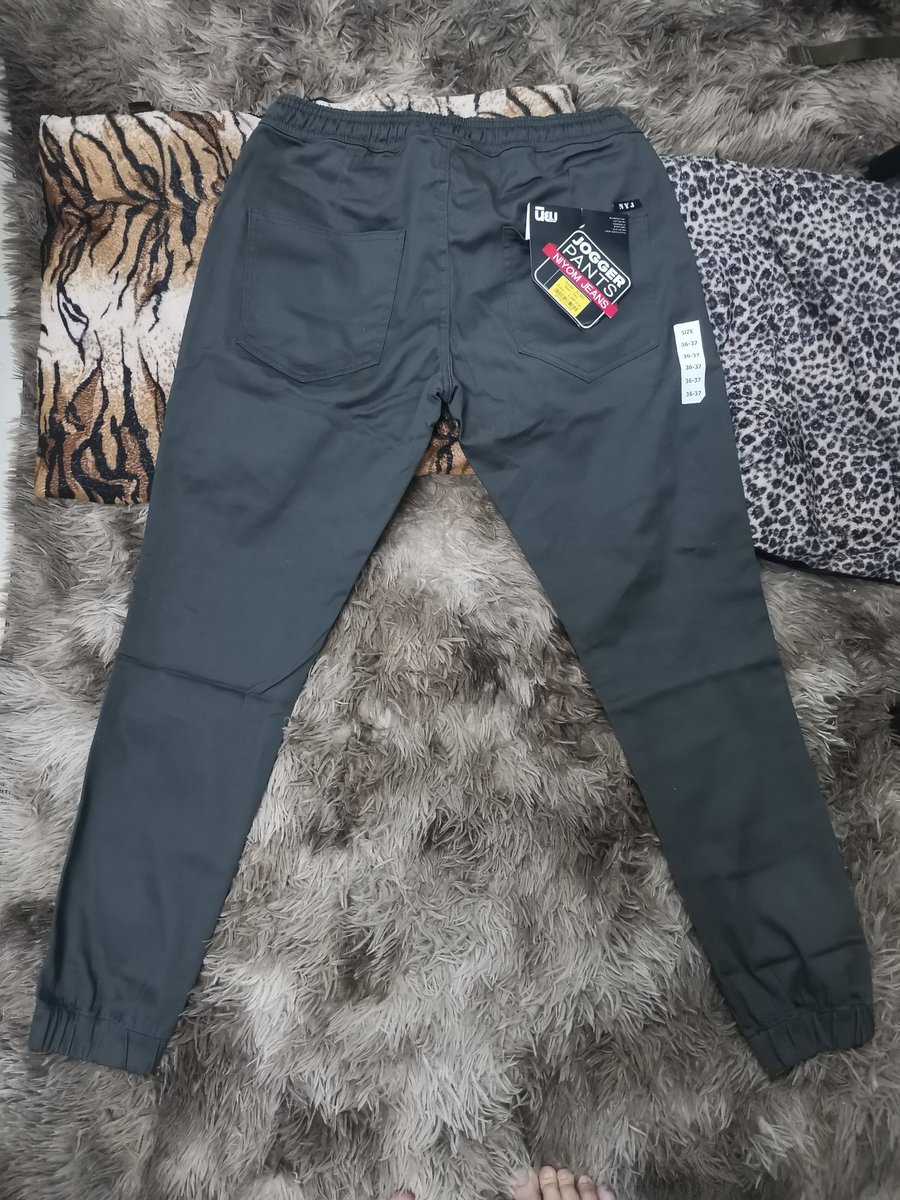 NoiiTch's tweet photo. 🌻ส่งต่อกางเกง JOGGER PANTS  Niyom Jeans เอว 36-​37 ชาย สีเขียวขี้ม้าและสีเทาmetalic 🥳
ซื้อมาตัวละ 590- ส่งต่อราคาตัวละ 500 รวมส่งฟรีค่าา❤️ ปล.ของเพิ่งซื้อมาใหม่วันนี้( 1ตค 64) ยังไม่แกะป้ายซื้อมาให้แฟน แต่แฟนใส่ไม่ได้ 😂#ส่งต่อเครื่องสำอางค์ #ส่งต่อเสื้อผ้า #ส่งต่อเสื้อผ้าชาย https://t.co/RUsmORlKTQ