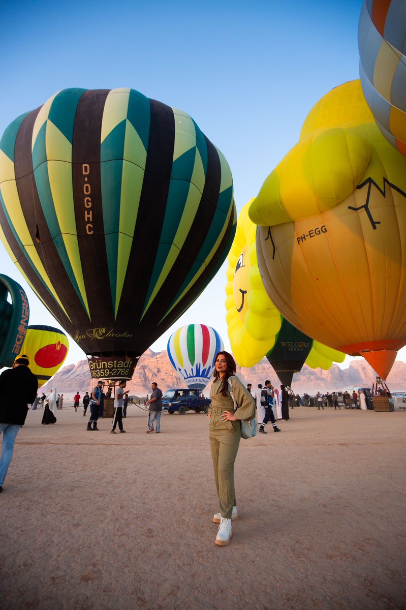 She was afraid of heights, but she was much more afraid of never flying!  Book signing ceremony from wadi rum sky <a href="/AirBalloonJO/">Jordan Air Balloon Festivalمهرجان المناطيد الأردني</a> #visitjordan