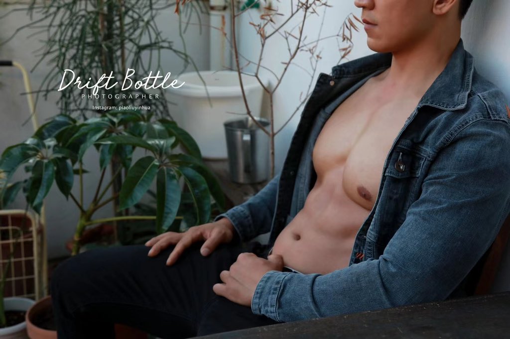 #muscle  #gym #photography #guys #fitness #malephotography #portrait #portraitphotography #asianmen  #malemuscle #gay #gaymodel #asianmuscle #malemodel  #男體  #健身 #健美 #肌肉 #健身攝影