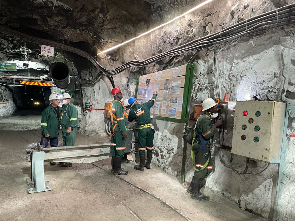 CaledoniaMining's tweet photo. New photos taken underground at Central Shaft 
#Mining #GOLD #underground https://t.co/b6JS7QzSYq