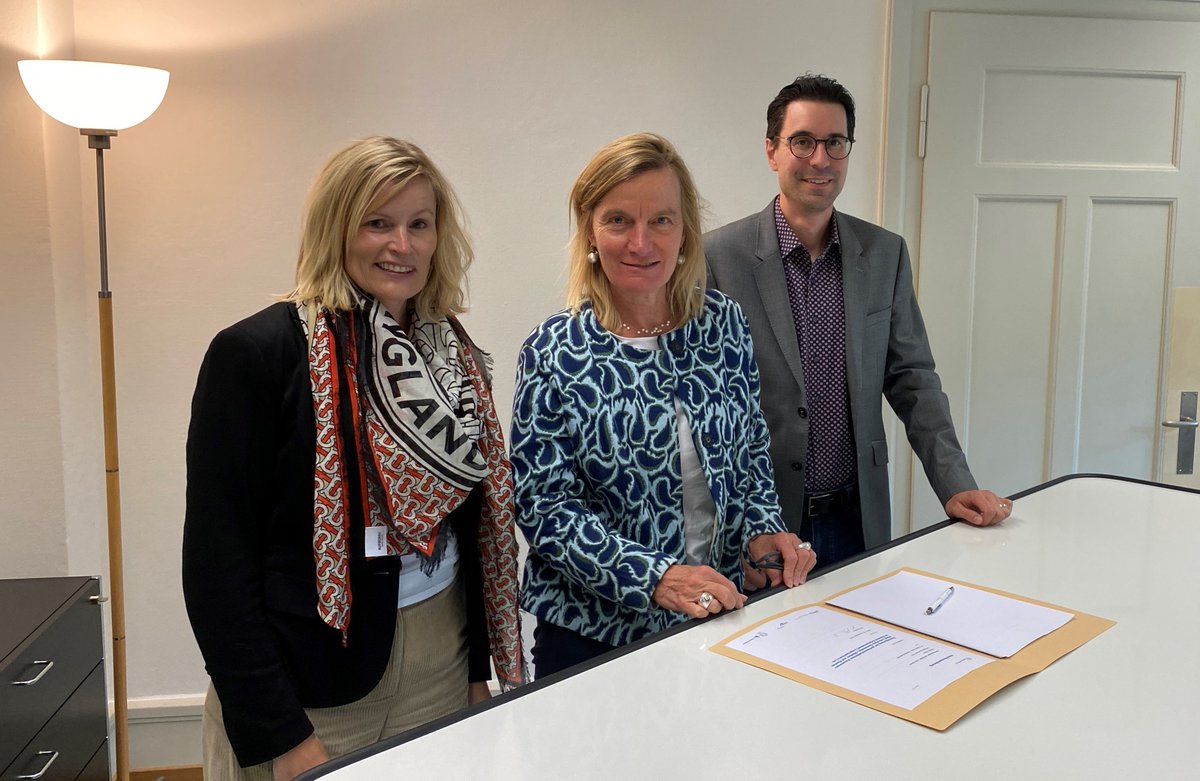 Kanton und erste Gemeinden und Städte unterzeichnen neue Vereinbarung egovpartner
zh.ch/de/news-uebers… #egovernment #digitaleverwaltung