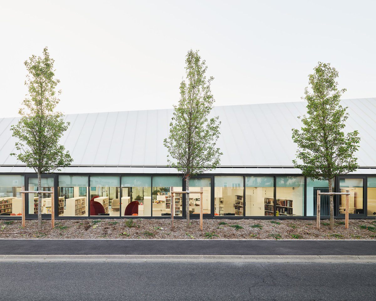 mu_archi's tweet image. Présentation de la Médiathèque d&apos;Avon ce soir par 
@GDubreux , @mu_archi  (01 octobre 2021 au musée de la grande guerre à #Meaux) pour le BAL77 / Bilan Architectural Local de Seine et Marne,  / #CAUE77. Cette médiathèque conçu par #MUarchitecture  est mise à l&apos;honneur.