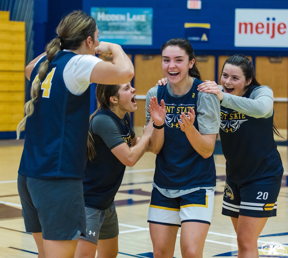 KentStWBB's tweet photo. FIRST DAY OF PRACTICE MOOD 🤩💪

#GoFlashes ⚡️ https://t.co/wbCBDqx5Xx