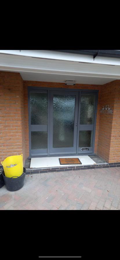 DMWINDOWS's tweet photo. A before and after of a solidor door with side panels for more detail please visit https://t.co/6u4F7FdRiO or call us on 0115 984 5943 for a free quote https://t.co/rPZyRC6s9E