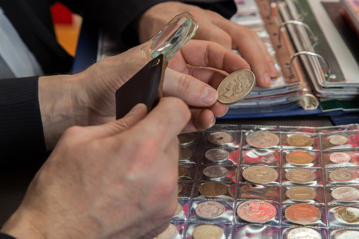 NGCcoin's tweet photo. There should be plenty of numismatic dealmaking today as the Long Beach Expo continues. Jim Bisognani shares Long Beach Expo memories in the latest NGC Weekly Market Report: https://t.co/3ykLOwywV3 #numismatics #coin #coin #coincollecting #coindealer #coincollector #longbeachexpo https://t.co/cjZH8UsE5p