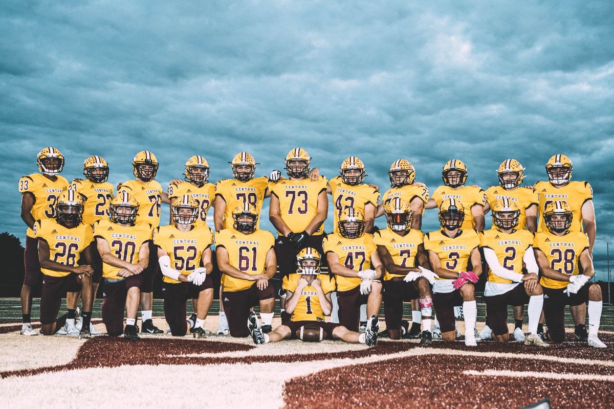 Central_Reg_FB's tweet photo. It’s Game Day! 

🆚 Marlboro Mustangs 
📍 Central Regional High School 
🕤 7:00 pm 
🗣 @CrhsPit1 Wear Pink
🎥 https://t.co/T91oxYQudL

#WITHAPURPOSE #WEWILL🦅
📸: @jaredharr1s https://t.co/DiWasptp6t