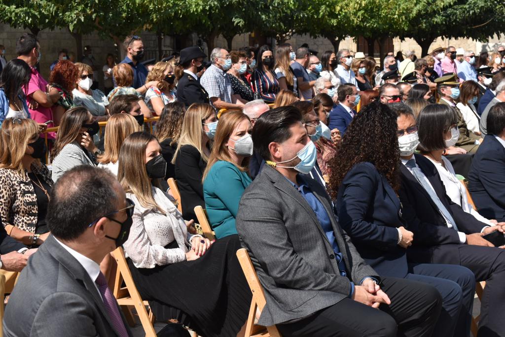 JusticiaJunta's tweet photo. 👏🏻Felicitamos a @policia que hoy celebra sus santos patronos, los Ángeles Custodios.

📌DT de Regeneración, Justicia y Administración Local de #Jaén y #Málaga, @_Raquel_Morales y @MAlejo76 y de Turismo de Jaén @Marian_Adan_Paz han asistido a actos celebrados en ambas provincias✅ https://t.co/N4Wtsi6pKy