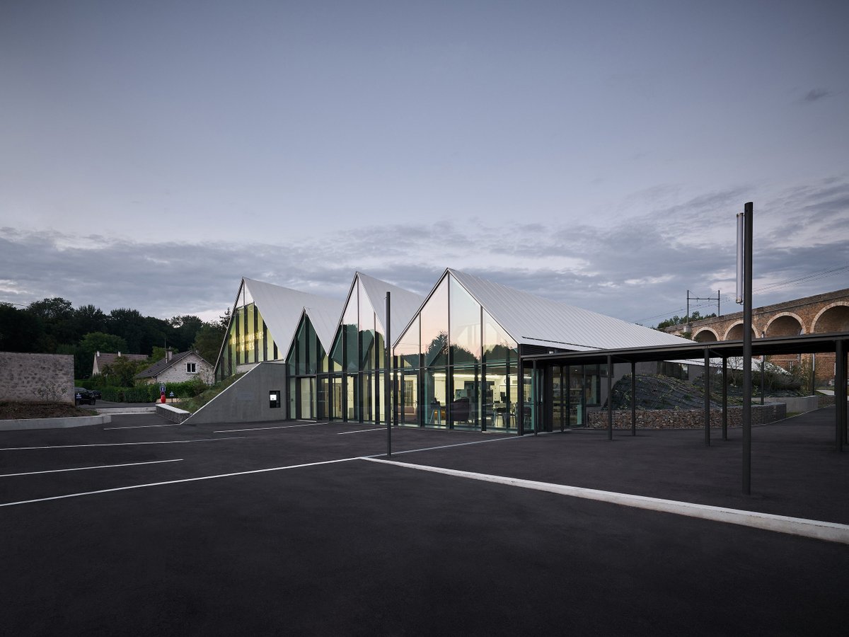 mu_archi's tweet image. Présentation de la Médiathèque d&apos;Avon ce soir par 
@GDubreux , @mu_archi  (01 octobre 2021 au musée de la grande guerre à #Meaux) pour le BAL77 / Bilan Architectural Local de Seine et Marne,  / #CAUE77. Cette médiathèque conçu par #MUarchitecture  est mise à l&apos;honneur.