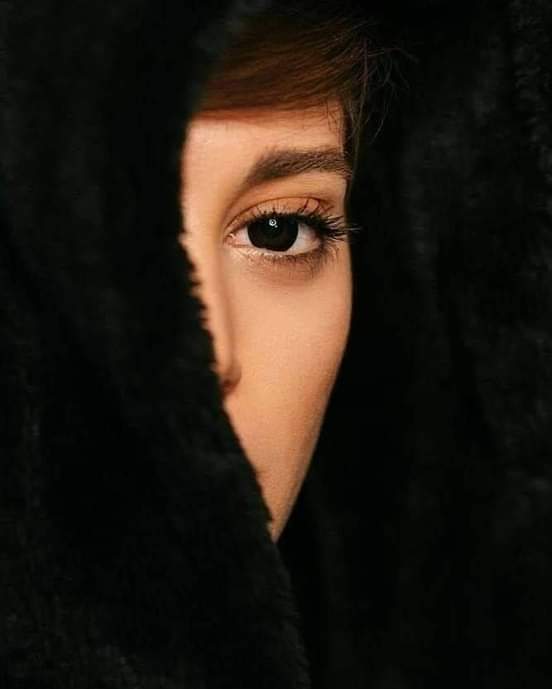 Asıl zor olan insanlarla birlikte yaşamak değil, onları anlamak...

#JoséSaramago