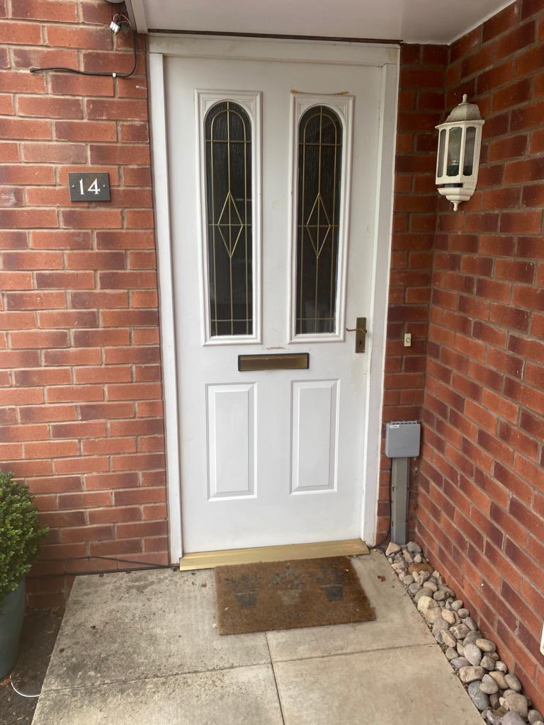 DMWINDOWS's tweet photo. A before and after of a solidor we have recently fitted in nottingham for more detail please visit https://t.co/x8sbzCqrzF or call us on 0115 984 5943 for a free quote https://t.co/vJKrVQ7HIW
