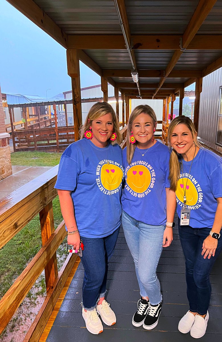 We are ready to tackle this rainy Friday! #ACECubs