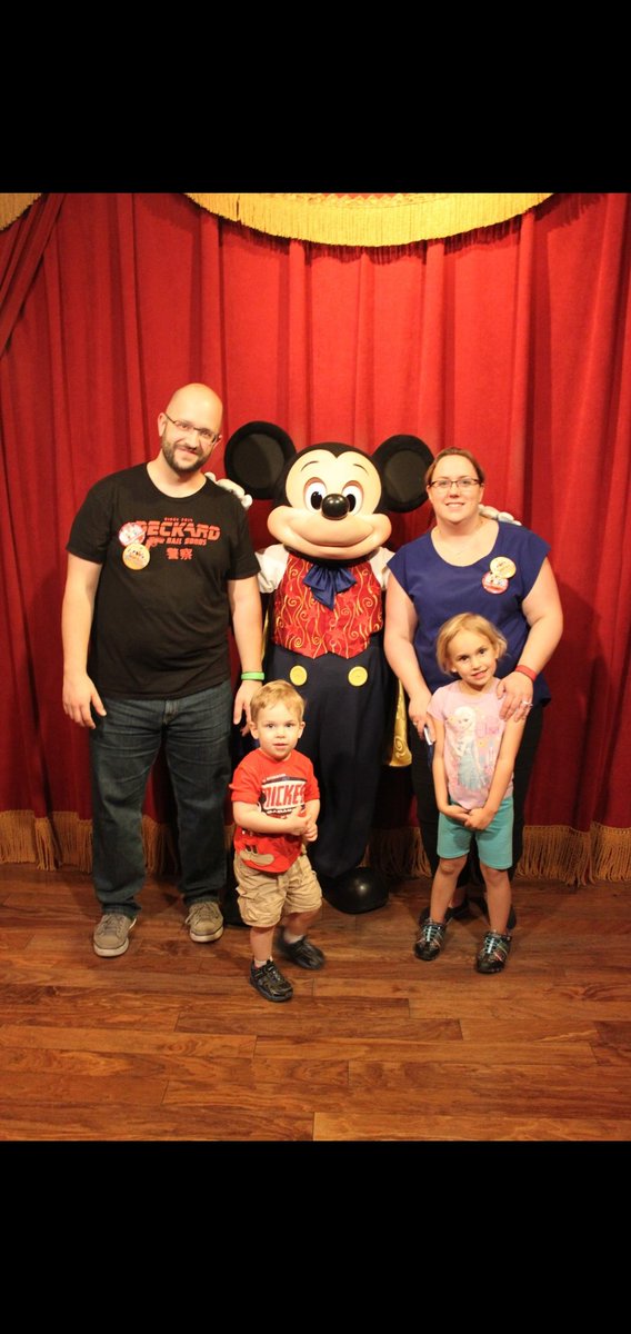 tiffanyjohn06's tweet photo. Hey @bibowski! I think it's time we book another @WaltDisneyWorld trip soon! We need an updated picture! #ACToTheMagic https://t.co/KHS9Gnqz21