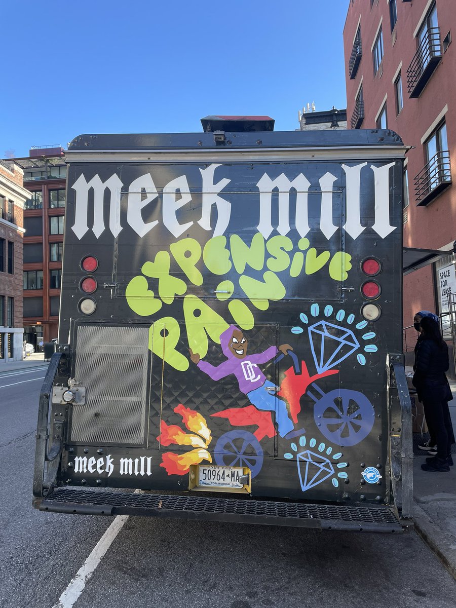 GoodGirlPR's tweet photo. Dope @meekmill & @Mike_Brinks ‼️ Album out now: #ExpensivePain.
…
…
Art by: #ninachanel
#soho #hiphop #dj #djlike #meekmill #popupshop #publicist #rocnation #blackart #contemporaryart #artbasel #artpublicist https://t.co/nLl600PJLW