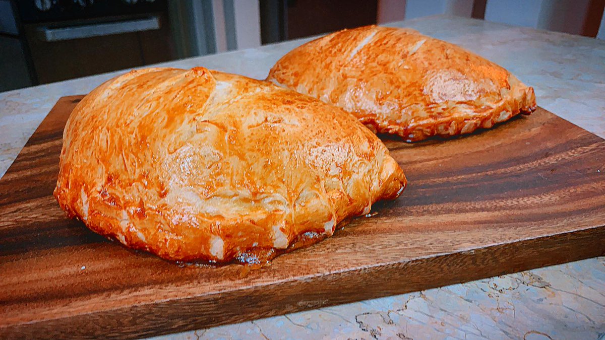 TFamilyCooking's tweet photo. @Ginofantastico Calzones Gino ❤️ https://t.co/D3SjD41hB2