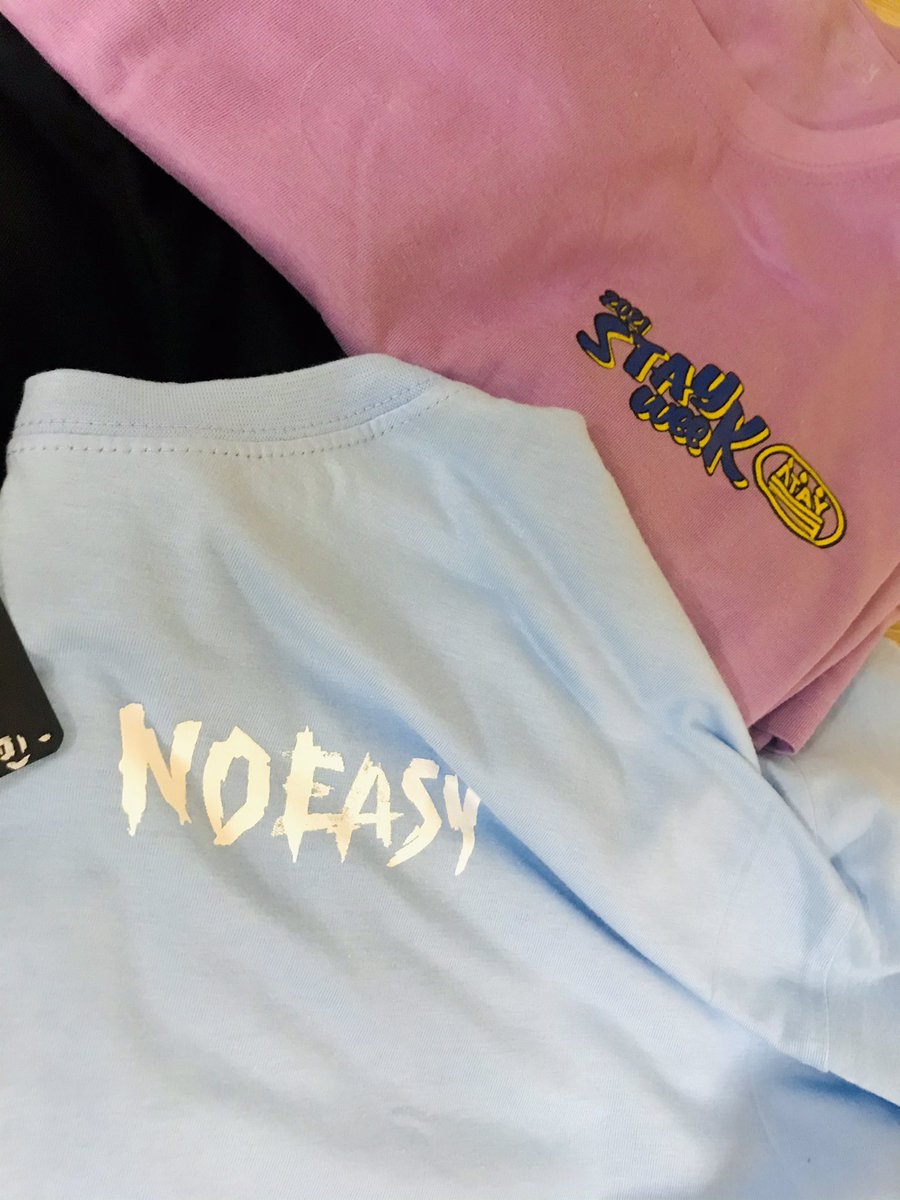 farhnjs14's tweet photo. dah sampai yeay ๐ sooo cantik tho omg omg excited gilaa ๐ญ๐ tak nyesal beli hehe thank you @minnyuniverse !!! semoga murah rezeki u sshskjz ๐น https://t.co/WJHE68ogkt