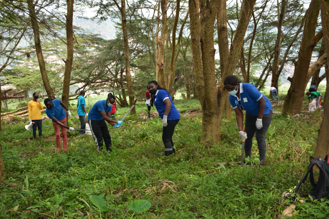 NyabugogoCell's tweet photo. muri @NyabugogoCell mu murenge wa @MuhimaRwanda hakozwe umuganda Murwego rwo gutangiza ukwezi kwahariwe ibikorwa by'ubukorerabushake ndetse n'ubumwe n'ubwiyunge. 
@NyaruguruDistr 
@CityofKigali 
@PudenceR 
@EmmyNGABONZIZA1 
@nshutiesp https://t.co/GdtTgtPbIs
