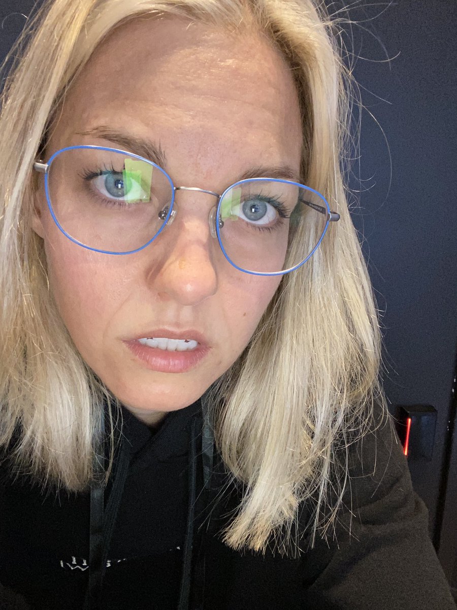 WinnyClarke's tweet photo. Waiting for that sweet sweet pain killer to kick in. #periodthings https://t.co/HLrKLTvyaj
