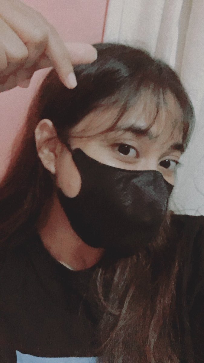 hllosinta's tweet photo. gatau hari ini kesurupan apa, sok ngide potong poni, wee😢😵 https://t.co/aqXqx17R73