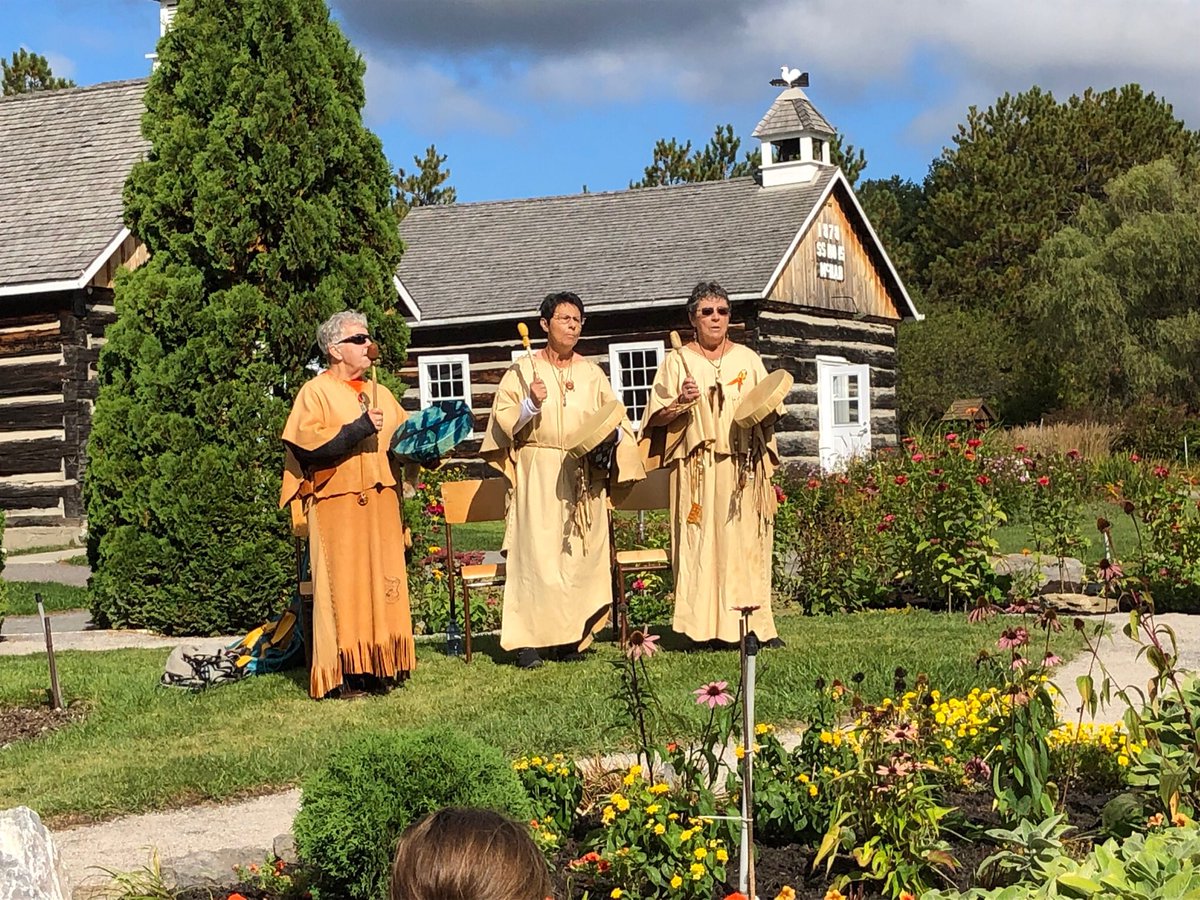 MBTRec's tweet image. Amazing day of learning &amp;amp; a shout out of thanks to BIAK EarlyON Mobile Unit for sharing their time and talent to help us celebrate #NationalDayforTruthandReconciliation at the Waba Cottage Museum &amp;amp; Gardens #EveryChildMatters #NaturalBeauty #Amazing #event