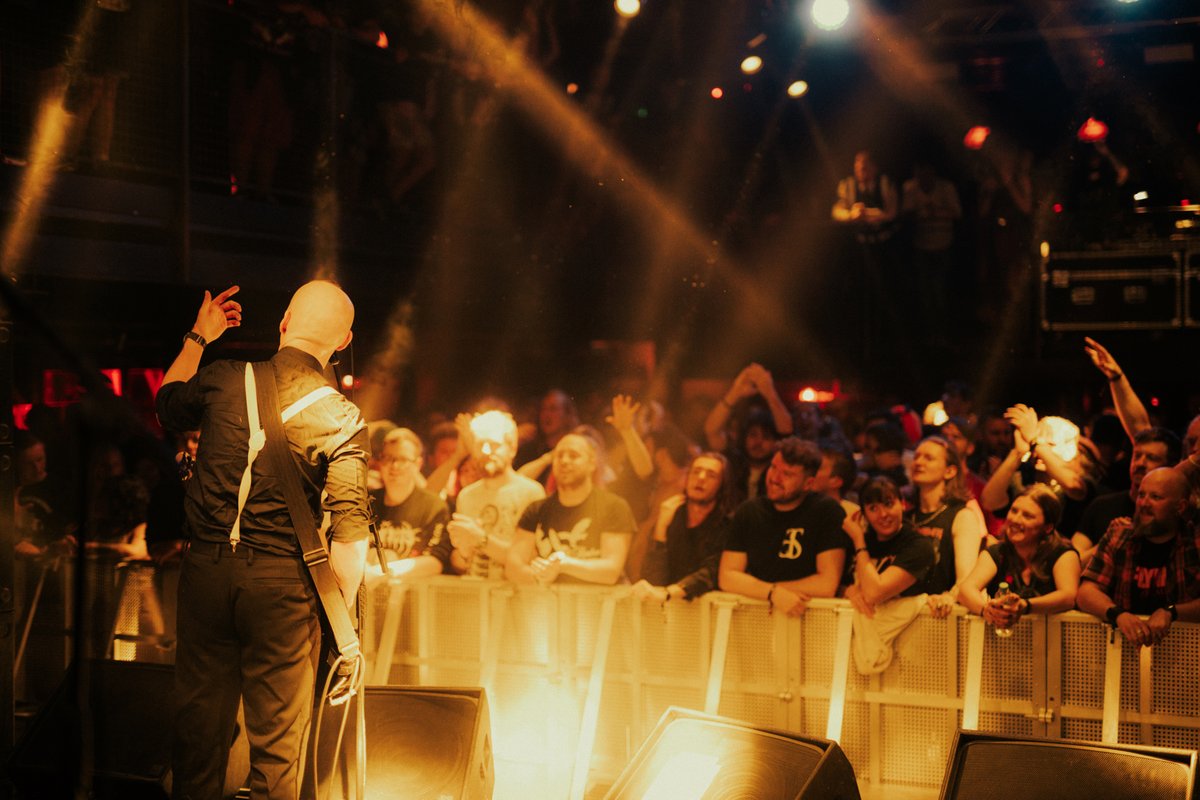 Thanks so much to @KieranGallop for taking these fantastic photos of my set at @BurnItDownFest last month, and for sending them over - but mostly for supplying a comprehensive list of social media tags so I don't gotta spend half an hour figuring them out! Full set on the FB yo