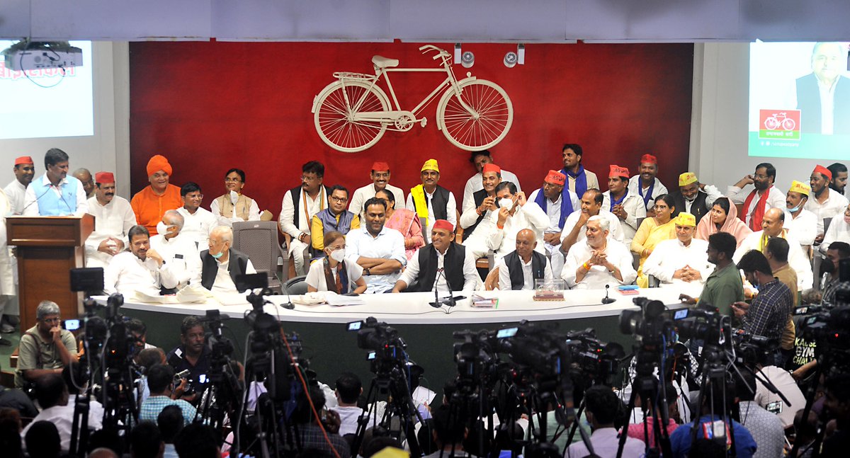 samajwadiparty tweet picture