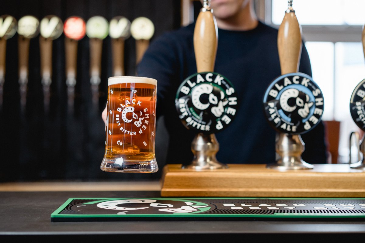BlackSheepBeer's tweet image. As it&apos;s @caskaleweek and we&apos;re brewery of the day, here&apos;s a little competition.

Follow us and RT this pic to be in with a chance of winning 2 Best Bitter Mini-Kegs and one of our dreamy pint tankards.

Let&apos;s see how far this beautiful pint can be shared 🍻

#CaskAleWeek
